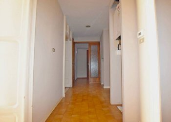 Corridoio - Trilocale piazza Cesare Battisti, 2, Mondovì - foto 26