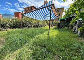 Giardino - Appartamento via Camillo Benso di Cavour, Recco - foto 9