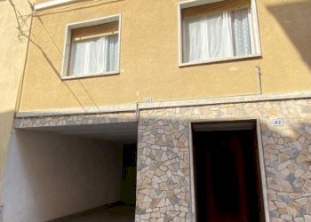 Facciata - Casa indipendente via Fratelli Carle, 42, Chiusa di Pesio - foto 3