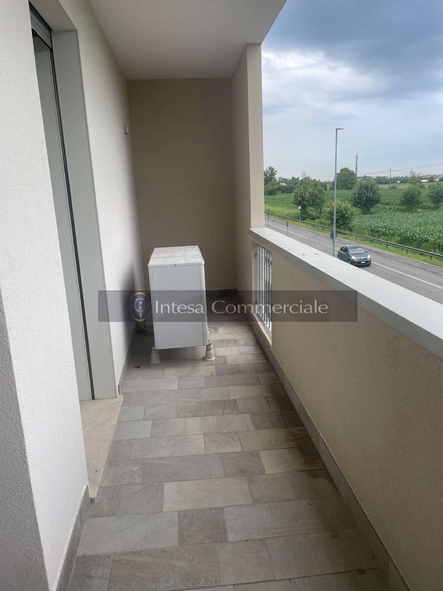 DETTAGLIO PAVIMENTAZIONE ESTERNO - Four-room apartment Roncadelle - photo 2