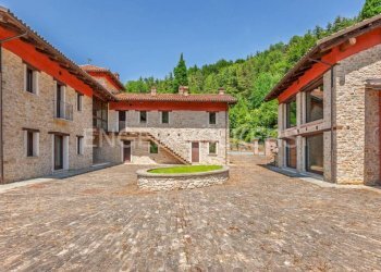 Cortile interno - Rustico SP339, Niella Belbo - foto 1