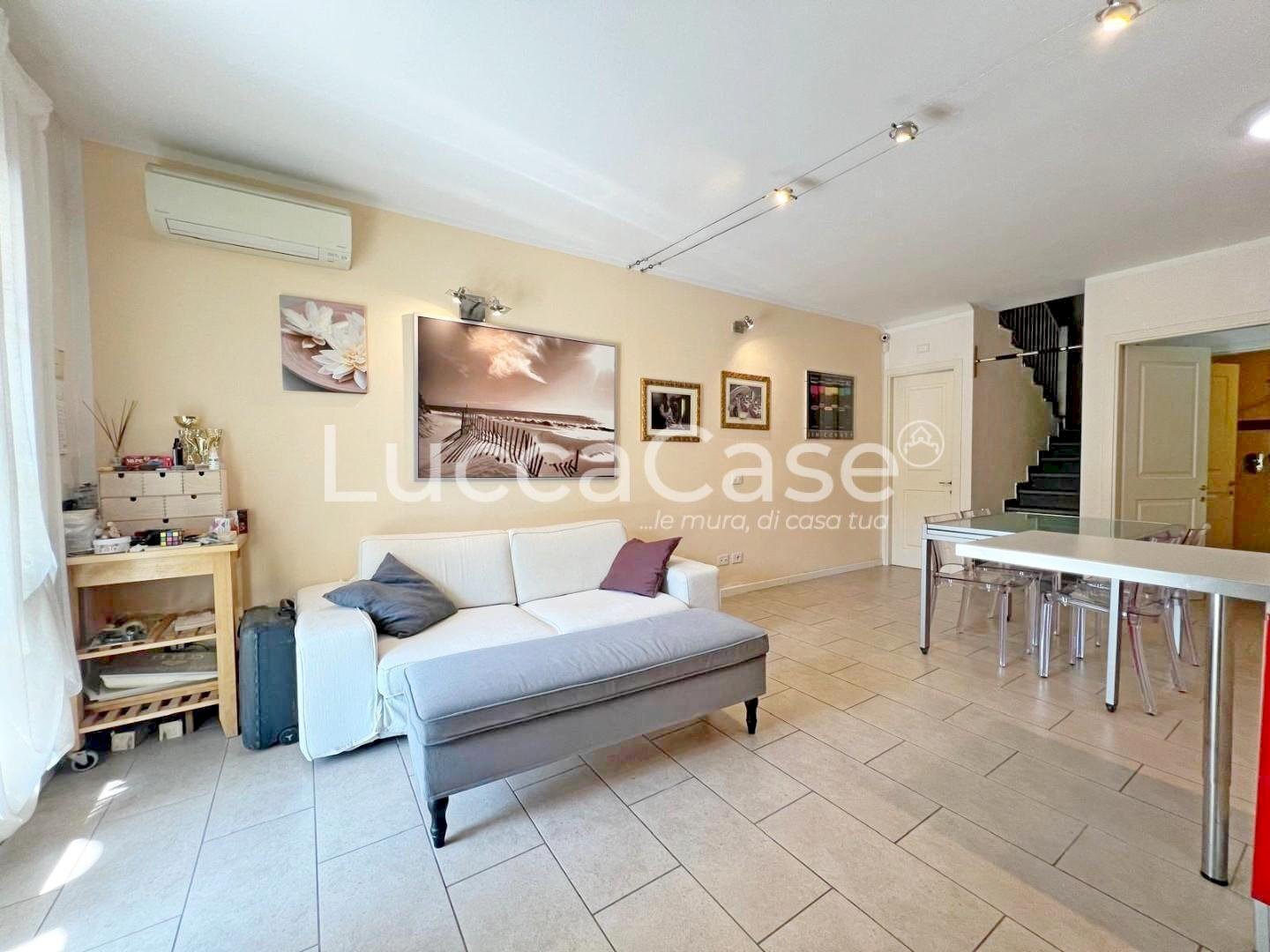 Villa a Schiera Lucca (zona San Concordio Contrada) - foto 1