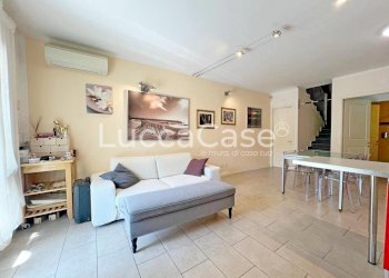 Villa a Schiera Lucca (zona San Concordio Contrada) - foto 1