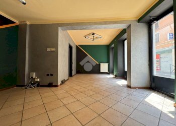 Negozio Via Pietro Custodi, Galliate - foto 6