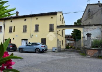 Semi-detached house Brescello, Brescello - photo 1
