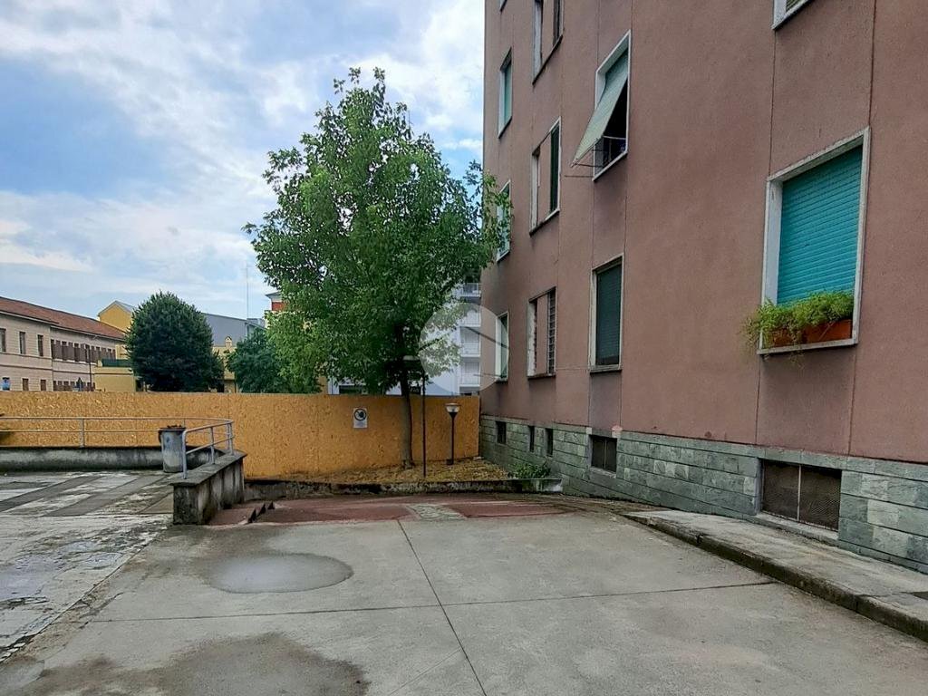 Box Via Diego Guicciardi, Milano (neighborhood Dergano) - photo 3