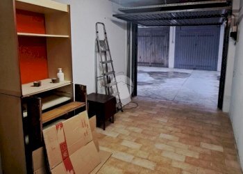Box Via Diego Guicciardi, Milano (zona Dergano) - foto 9