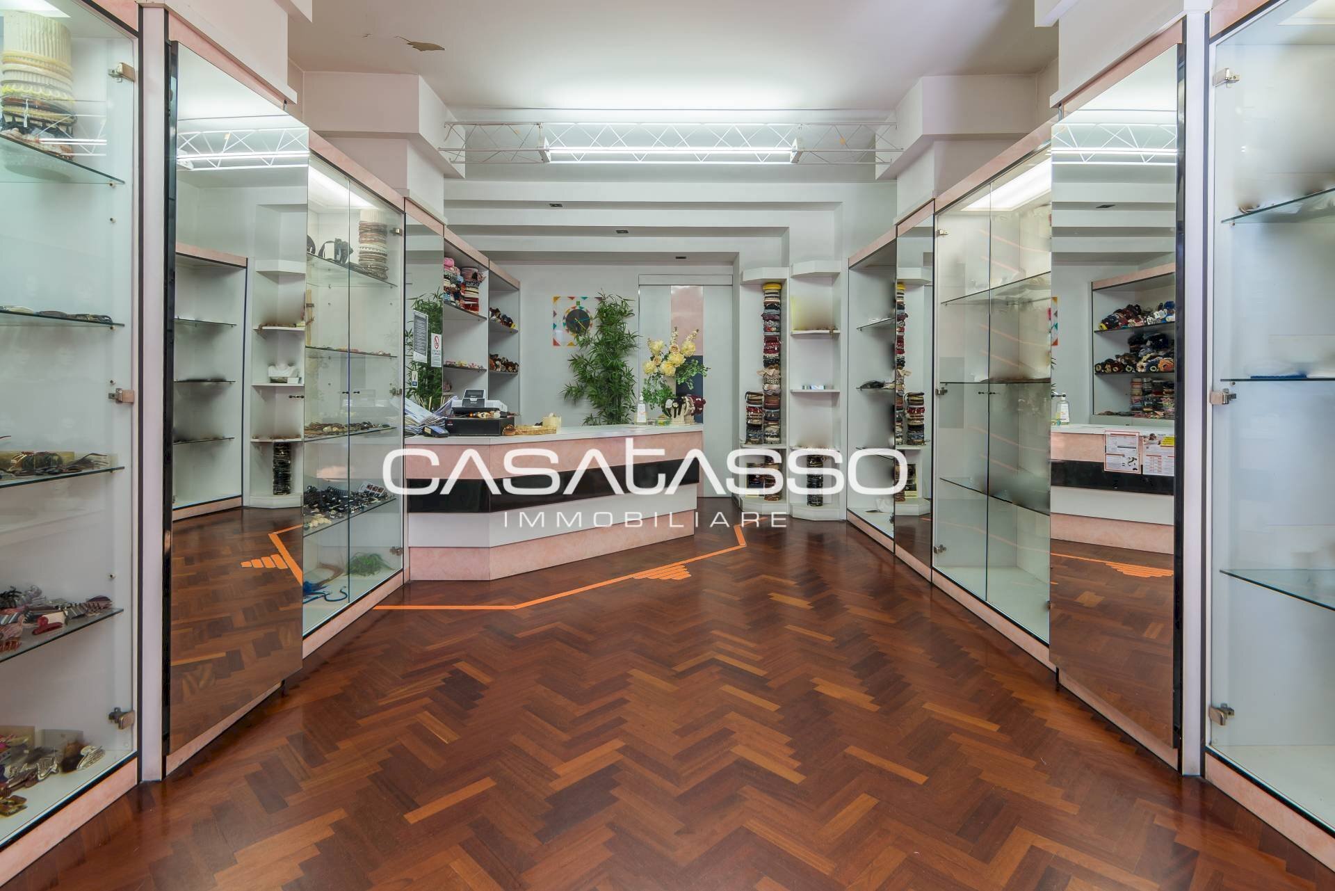 locale - Locale Commerciale Viale San Giovanni Bosco, Macerata - foto 1