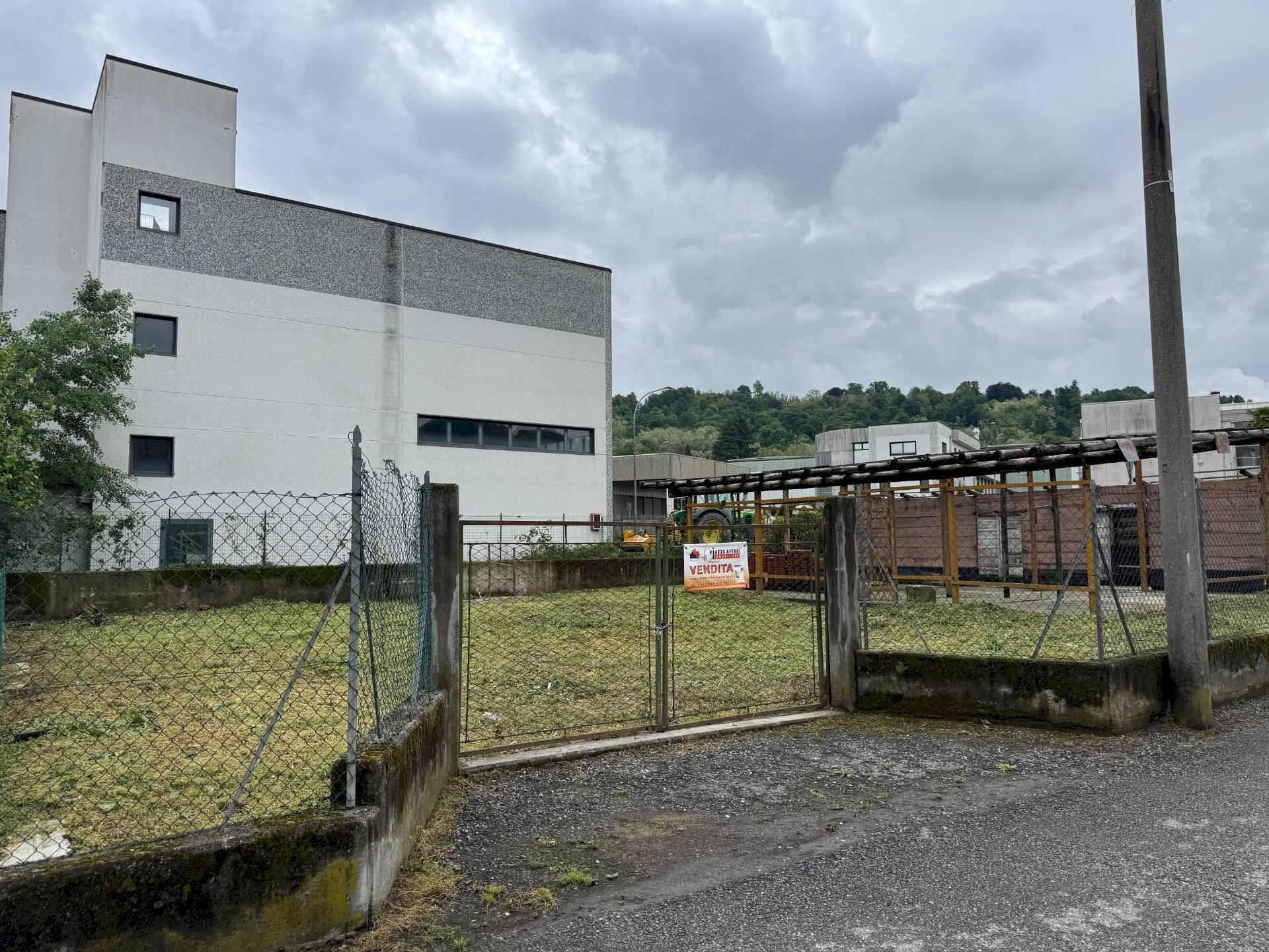 Foto 3 - Magazzino via I Maggio
1, Azzate - foto 3