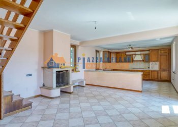 Foto 3 - Casa indipendente VIA DANTE ALIGHIERI
 
10, Carnago - foto 3