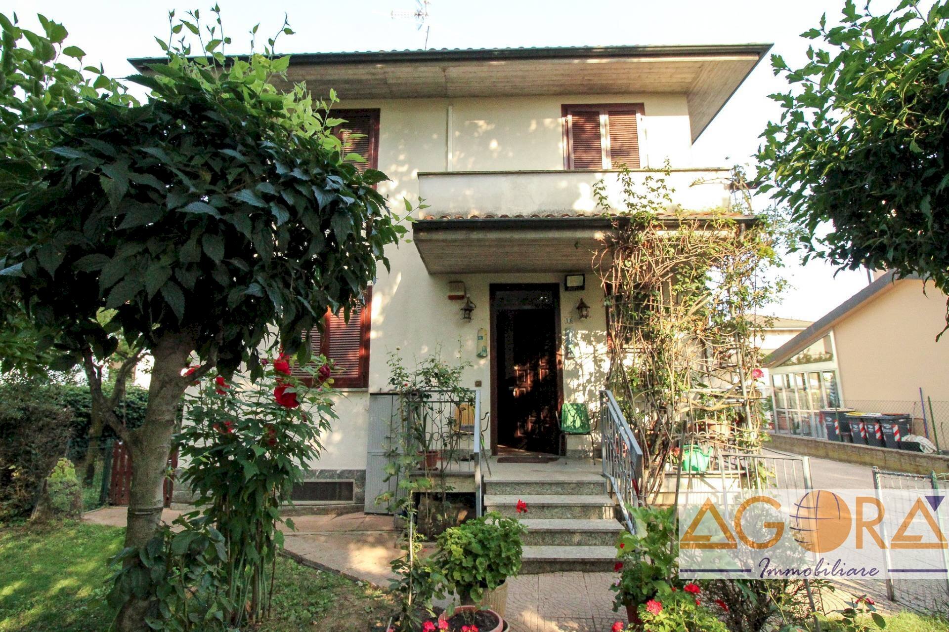 Foto 1 - Villa Via Brigata Garibaldi
 
16, Tortona - foto 1