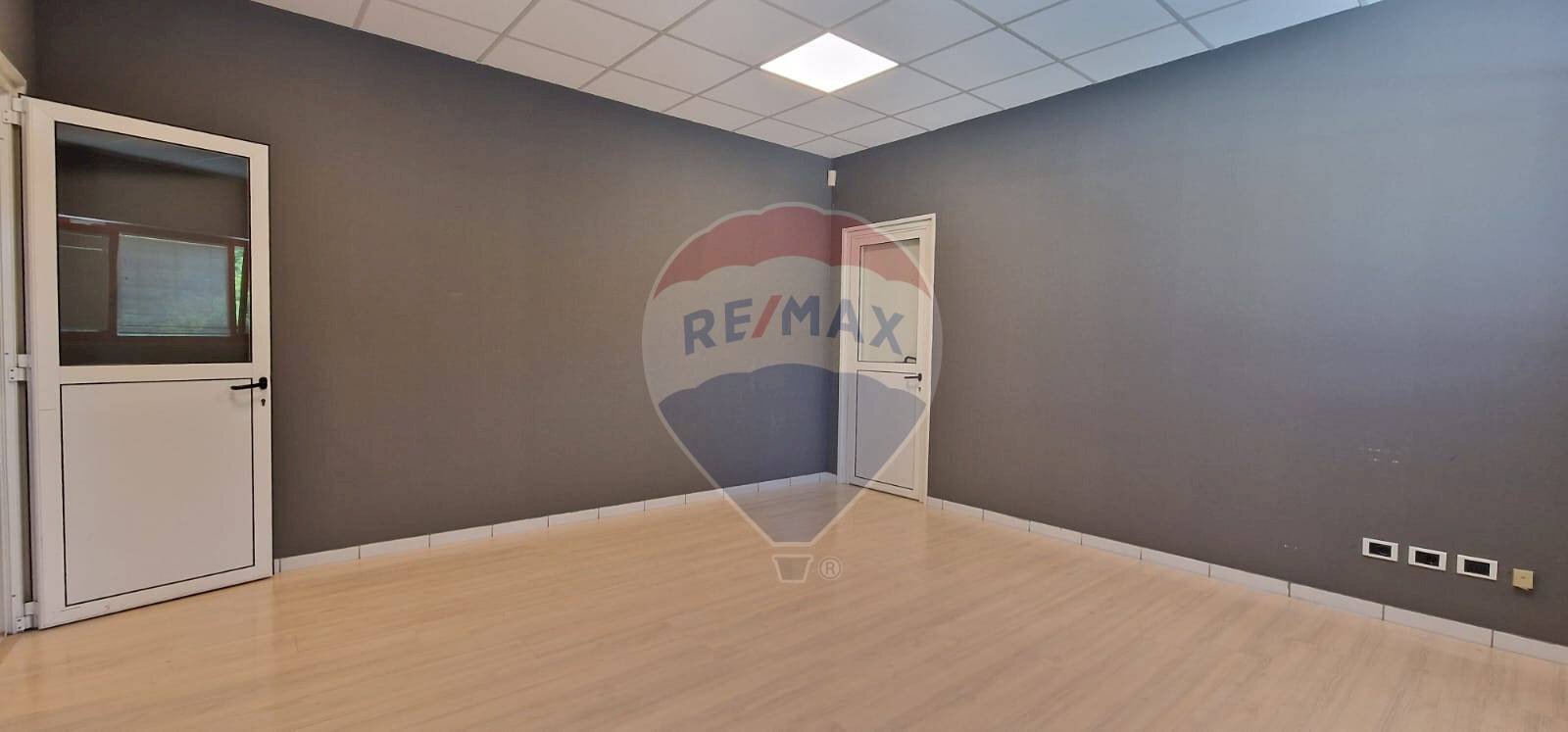 Stanza vuota - Office Via Cesare Battisti
 
5, Dormelletto - photo 3