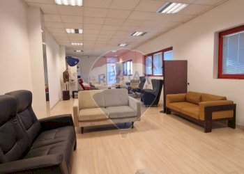 Soggiorno - Office Via Cesare Battisti
 
5, Dormelletto - photo 5