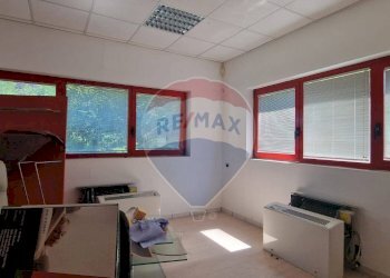 Soggiorno - Office Via Cesare Battisti
 
5, Dormelletto - photo 11