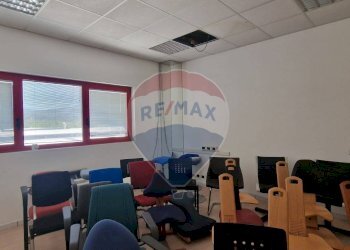 Sala da pranzo - Office Via Cesare Battisti
 
5, Dormelletto - photo 12