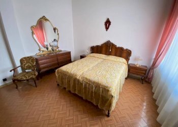 Camera da letto - Appartamento via Isolabella, 13, Carmagnola - foto 6