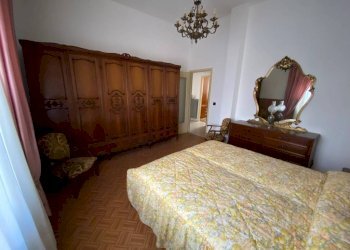 Camera da letto - Appartamento via Isolabella, 13, Carmagnola - foto 8