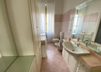 Bagno - Appartamento via Isolabella, 13, Carmagnola - foto 12