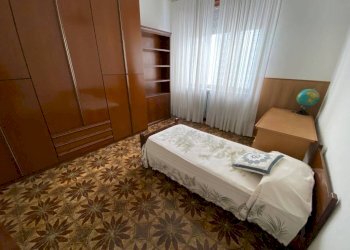 Camera da letto - Appartamento via Isolabella, 13, Carmagnola - foto 15