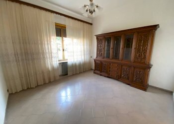 Salone - Appartamento via Isolabella, 13, Carmagnola - foto 24