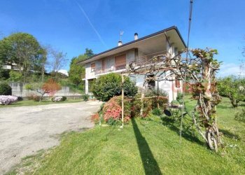 Giardino - Casa indipendente via ceserio, Oleggio Castello - foto 9