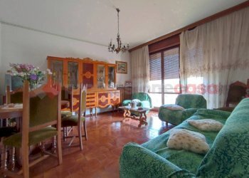 Salone - Casa indipendente via ceserio, Oleggio Castello - foto 10