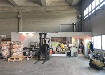 Interno non residenziale - Capannone via Delle Robinie, Mezzomerico - foto 3