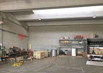 Interno non residenziale - Capannone via Delle Robinie, Mezzomerico - foto 4