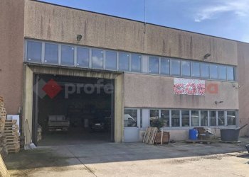 Facciata - Capannone via Delle Robinie, Mezzomerico - foto 5