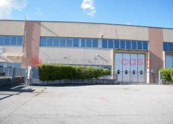 Zona - Capannone via DELLE ROBINIE, Mezzomerico - foto 1