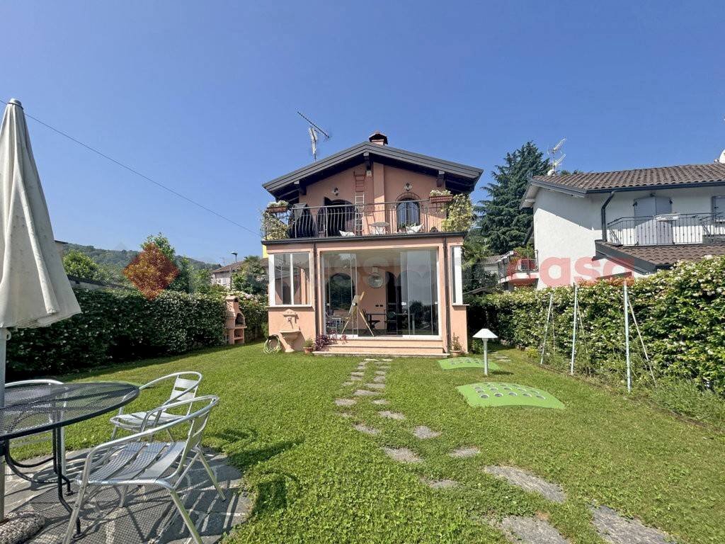 Giardino - Casa indipendente via Sempione, Meina - foto 1