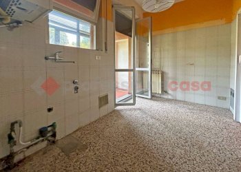 Stanza non arredata - Three-room apartment via verbano, Arona - photo 6