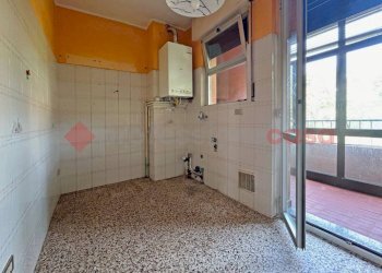 Stanza non arredata - Trilocale via verbano, Arona - foto 7