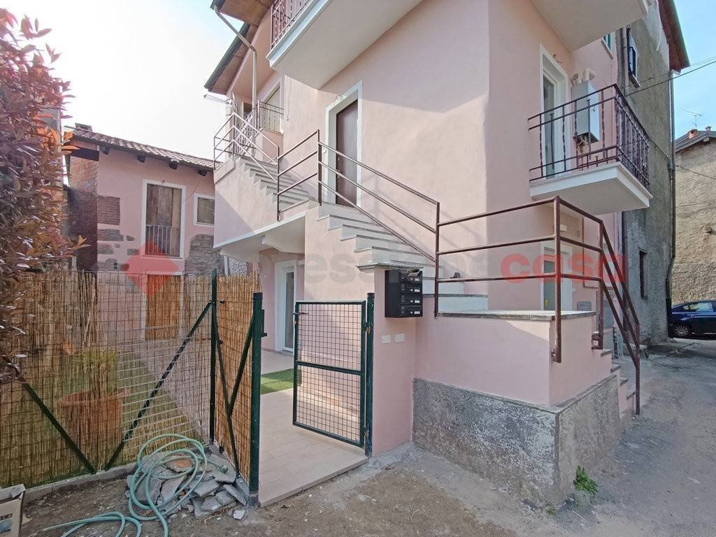 Facciata - Bilocale via Crosa, Arona - foto 3