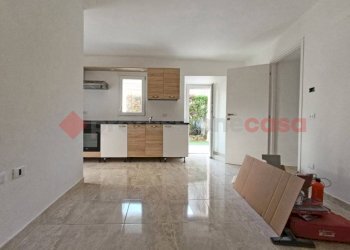 Salone - Bilocale via Crosa, Arona - foto 5