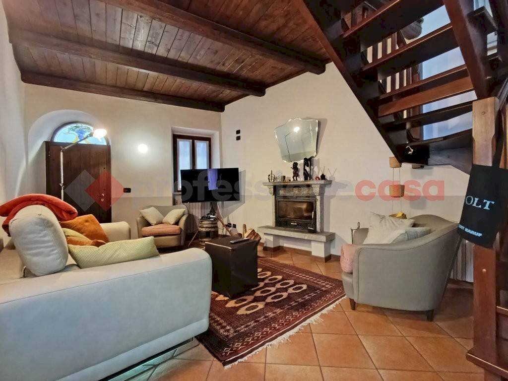 Salone - Casa indipendente via Porta vigana, Invorio - foto 3