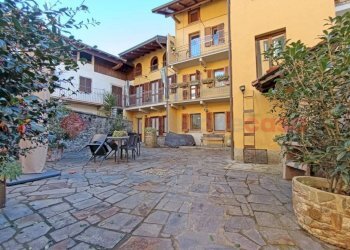 Giardino - Casa indipendente via Porta vigana, Invorio - foto 1