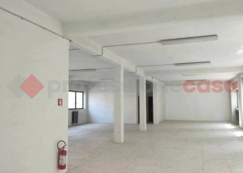 Magazzino - Ufficio via De Amicis, Omegna - foto 8