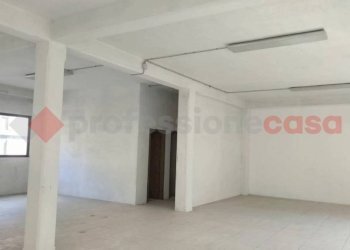 Interno non residenziale - Ufficio via De Amicis, Omegna - foto 10