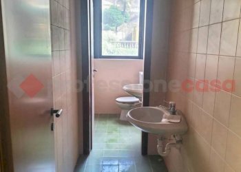 Bagno - Ufficio via De Amicis, Omegna - foto 11