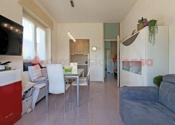 Salone - Villa a Schiera viale Ticino, Castelletto Sopra Ticino - foto 3