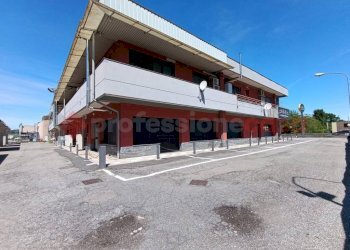 Facciata - Stabile - Palazzo via Sempione, Castelletto Sopra Ticino - foto 5