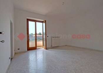 Camera da letto - Villa a Schiera via Baraggia, Castelletto Sopra Ticino - foto 5