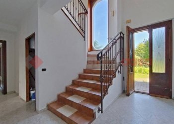 Scala - Villa a Schiera via Baraggia, Castelletto Sopra Ticino - foto 11