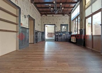 Interno non residenziale - Negozio via Matteotti, Arona - foto 5