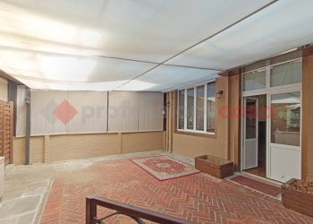 Interno palazzo - Negozio via Matteotti, Arona - foto 7