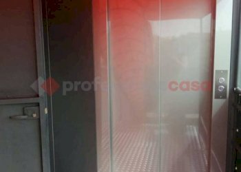 Ascensori - Negozio via oleggio castello, Arona - foto 2