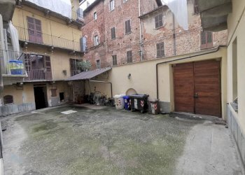 Cortile interno - Quadrilocale via Visca, 5, Chieri - foto 2