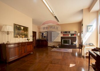 Commercial Premises Via Campo, 32
Iseo, Iseo - photo 2