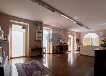 Commercial Premises Via Campo, 32
Iseo, Iseo - photo 3